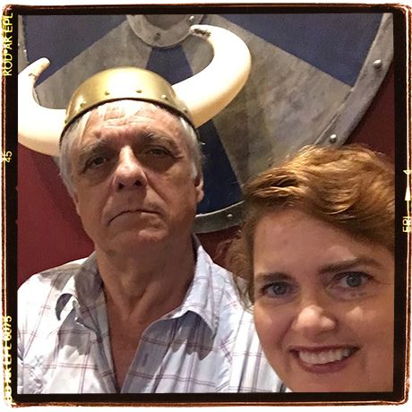 Quite pityful Captain Bolsonaro imitation with Lega-style horns hat. Cute redhead in the front definitely more interesting