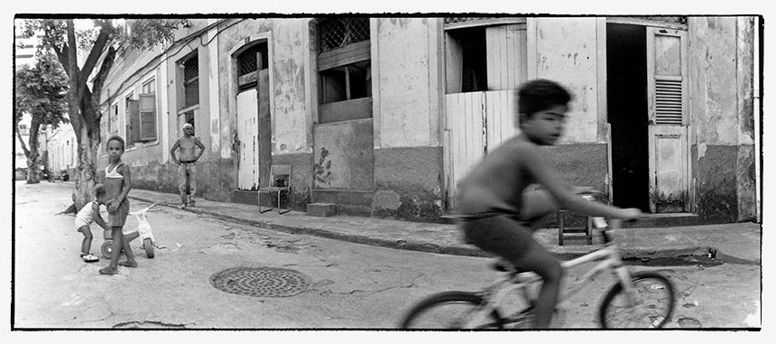 Rio de Janeiro - Kids playing in the street in one poor area